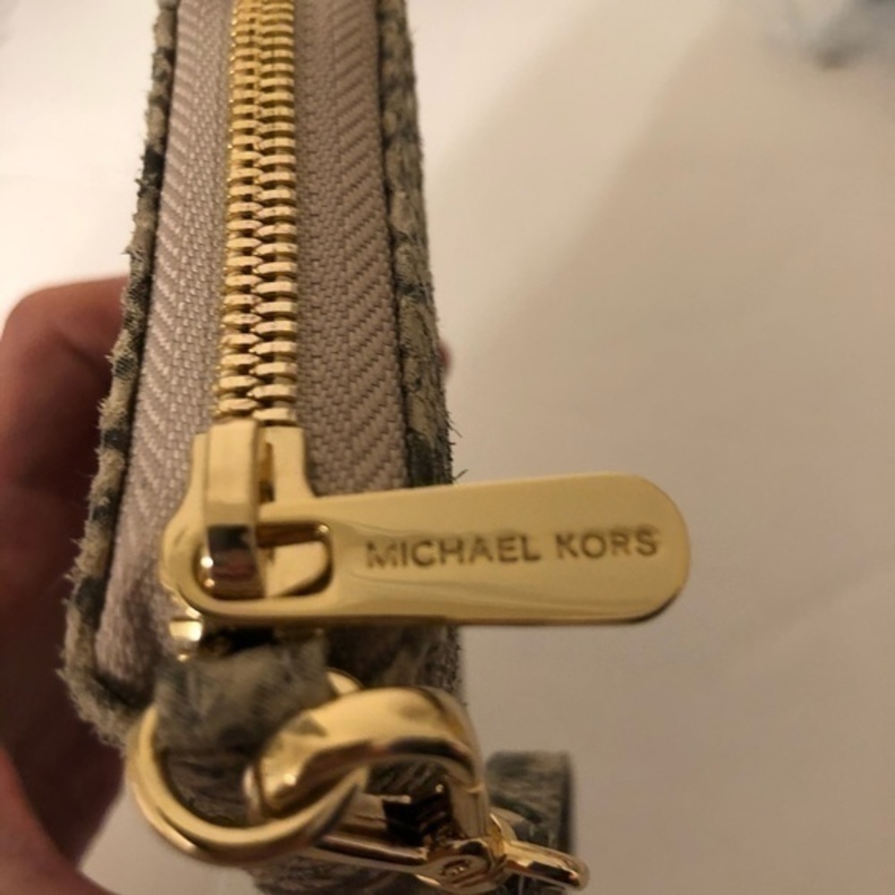 👛 MICHAEL KORS 👛 python print wristlet wallet - image 7